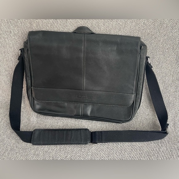 Kenneth Cole Other - Kenneth Cole Black Leather Messenger Bag